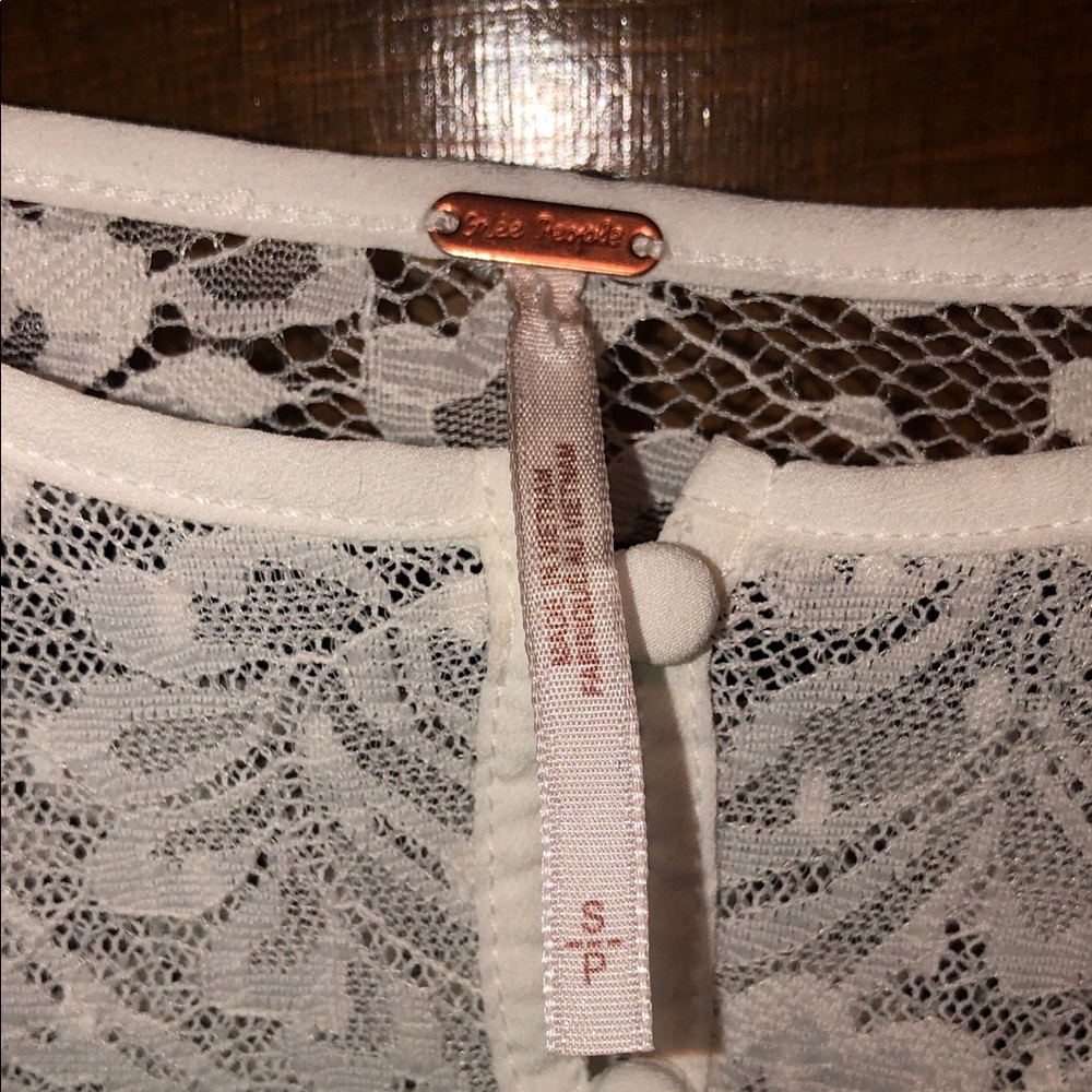 Free People Lace top 6 small buttons VGUC - Picture 2 of 6